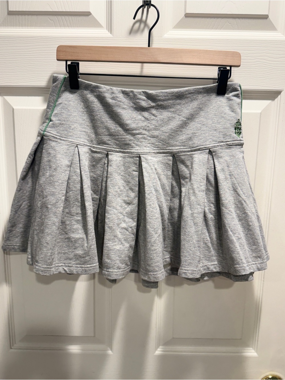 NWT FP Movement Free People Gray Green Trim Pleated Skirt Set Medium - Picture 9 of 13